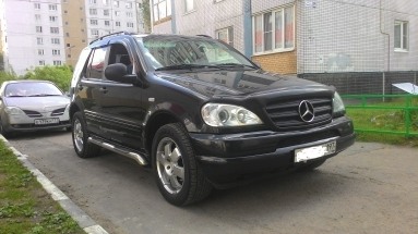 Купить Mercedes-Benz M-klasse (W163), 3.2, 1998 года с пробегом, цена 395000 руб., id 7005