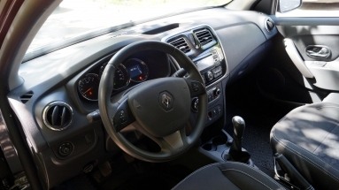 Купить Renault Logan, 1.6, 2014 года с пробегом, цена 410000 руб., id 7107