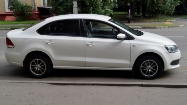 Купить Volkswagen, 1.6, 2013 года с пробегом, цена 395000 руб., id 7110