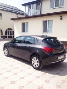 Купить Opel Astra, 1.8, 2013 года с пробегом, цена 670000 руб., id 7385