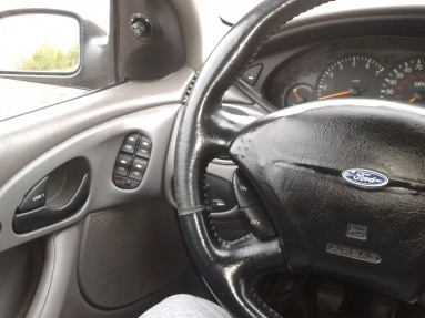 Купить Ford Focus Sedan (USA), 2.0, 2001 года с пробегом, цена 125000 руб., id 7516