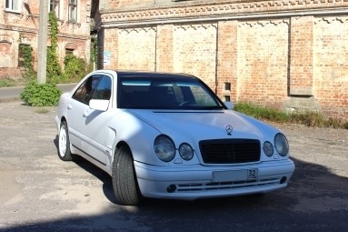 Купить Mercedes-Benz E-klasse (W210), 2.0, 1998 года с пробегом, цена 390000 руб., id 7543