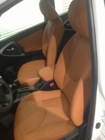 Купить Toyota RAV4, 2.5, 2012 года с пробегом, цена 1050000 руб., id 8131