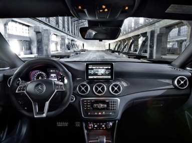Купить Mercedes-Benz A-klasse, 1.6, 2015 года с пробегом, цена 1441111 руб., id 8300