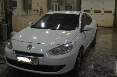 Купить Renault Fluence, 1.6, 2011 года с пробегом, цена 410000 руб., id 8305