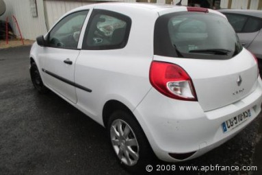 Купить Renault Clio, 1.2, 2012 года с пробегом, цена 157785 руб., id 8503