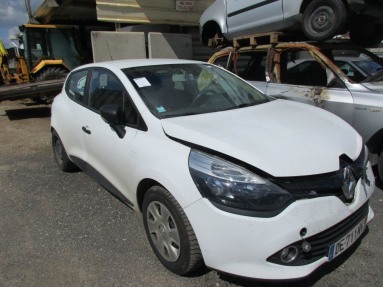 Купить Renault Clio, 1.5, 2014 года с пробегом, цена 240830 руб., id 8576