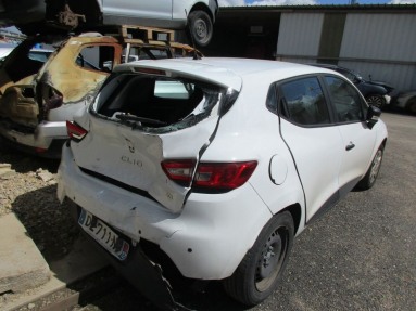 Купить Renault Clio, 1.5, 2014 года с пробегом, цена 240830 руб., id 8576