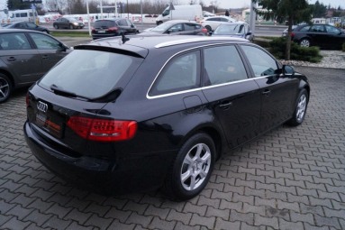 Купить Audi A4, 2.0, 2011 года с пробегом, цена 922213 руб., id 8585