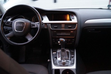 Купить Audi A4, 2.0, 2011 года с пробегом, цена 922213 руб., id 8585