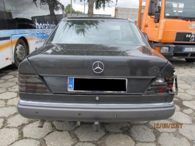 Купить Mercedes-Benz 230 E Kat. 124, 2.3, 1990 года с пробегом, цена 1661 руб., id 8596