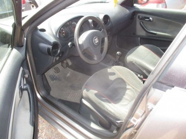 Купить SEAT Cordoba, 1.4, 2004 года с пробегом, цена 17785 руб., id 8619