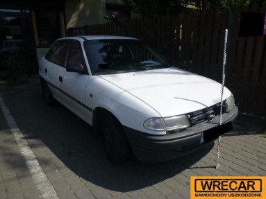 Купить Opel Astra, 1.4, 2000 года с пробегом, цена 0 руб., id 8672