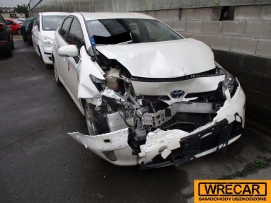 Купить Toyota Prius, 1.8, 2012 года с пробегом, цена 100484 руб., id 8716