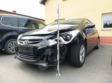 Купить Hyundai i40, 1.7, 2012 года с пробегом, цена 372733 руб., id 8752
