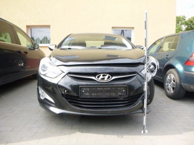 Купить Hyundai i40, 1.7, 2012 года с пробегом, цена 372733 руб., id 8752