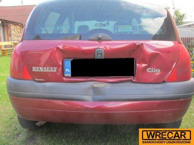 Купить Renault Clio, 1.4, 2000 года с пробегом, цена 1592 руб., id 8825