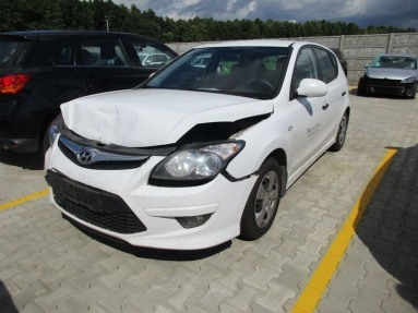 Купить Hyundai i30, 1.6, 2010 года с пробегом, цена 33979 руб., id 8834
