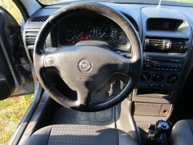 Купить Opel Astra, 2.0, 2004 года с пробегом, цена 21038 руб., id 8840