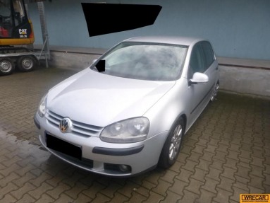 Купить Volkswagen Golf, 1.4, 2004 года с пробегом, цена 1592 руб., id 8877