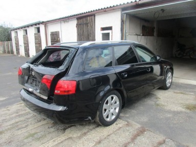 Купить Audi A4, 2.0, 2006 года с пробегом, цена 100484 руб., id 8929