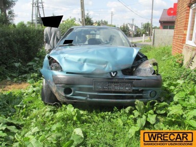 Купить Renault Clio, 1.1, 2005 года с пробегом, цена 0 руб., id 8947