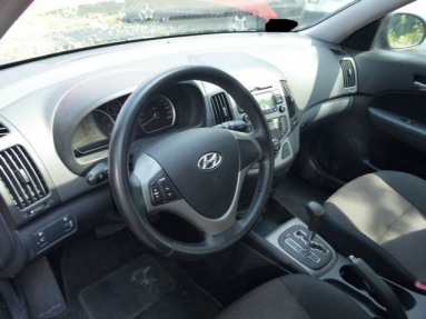 Купить Hyundai i30, 1.6, 2009 года с пробегом, цена 12941 руб., id 8983