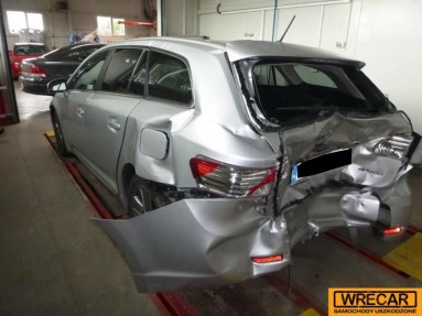 Купить Toyota Avensis, 2.0, 2014 года с пробегом, цена 89135 руб., id 9044