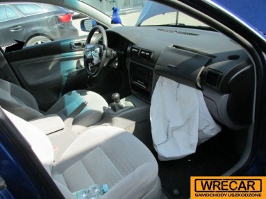 Купить Volkswagen Passat, 1.9, 2001 года с пробегом, цена 30727 руб., id 9123