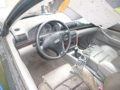 Купить Audi A4, 1.8, 1998 года с пробегом, цена 1592 руб., id 9132