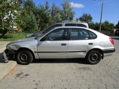 Купить Toyota Corolla, 1.4, 2000 года с пробегом, цена 17785 руб., id 9149