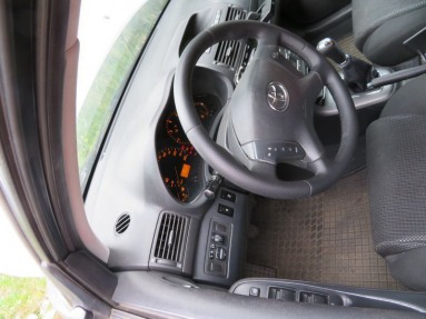 Купить Toyota Avensis, 2.0, 2005 года с пробегом, цена 64775 руб., id 9152