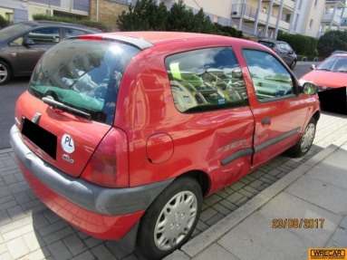 Купить Renault Clio, 1.4, 2000 года с пробегом, цена 1592 руб., id 9165