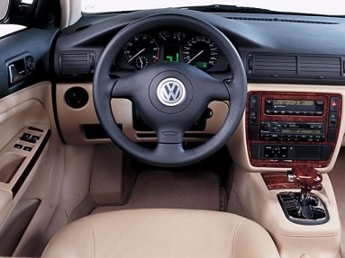 Volkswagen Passat, 2.3, 2005 года с пробегом, id 1093