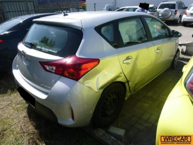 Купить Toyota Auris, 1.3, 2014 года с пробегом, цена 51834 руб., id 9281