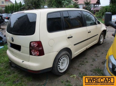 Купить Volkswagen Touran, 1.9, 2007 года с пробегом, цена 35640 руб., id 9286