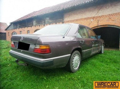 Купить Mercedes-Benz 300 D                           124 300 D, 3.0, 1990 года с пробегом, цена 1661 руб., id 9378