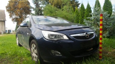 Купить Opel Astra, 1.7, 2012 года с пробегом, цена 51834 руб., id 9410