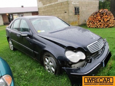 Купить Mercedes-Benz C 270 CDI CDI 203 Elegance, 2.7, 2001 года с пробегом, цена 1592 руб., id 9416
