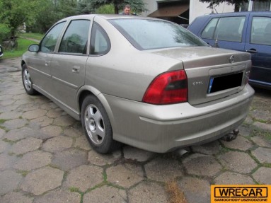 Купить Opel Vectra, 2.0, 1999 года с пробегом, цена 0 руб., id 9421