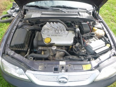 Купить Opel Vectra, 1.6, 1997 года с пробегом, цена 3253 руб., id 9434
