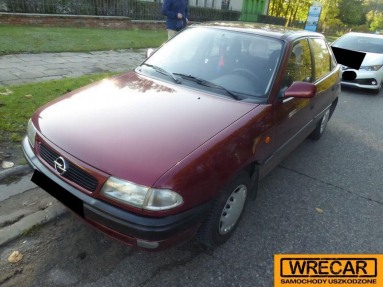 Купить Opel Astra, 1.6, 1998 года с пробегом, цена 1592 руб., id 9473