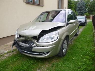 Купить Renault Scénic 2.0 16V Privilege, 2.0, 2008 года с пробегом, цена 42076 руб., id 9485