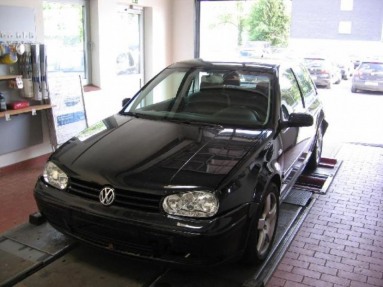 Купить Volkswagen Golf, 1.9, 2003 года с пробегом, цена 0 руб., id 9515