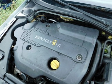 Купить Renault Laguna, 1.9, 2004 года с пробегом, цена 21038 руб., id 9552