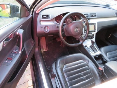 Купить Volkswagen Passat, 2.0, 2011 года с пробегом, цена 325743 руб., id 9554