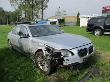 Купить BMW 750i MR`13 FO1/FO2 L Aut., 4.4, 2014 года с пробегом, цена 636954 руб., id 9556
