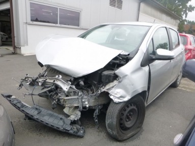 Купить Toyota Yaris, 1.3, 2015 года с пробегом, цена 149065 руб., id 9603