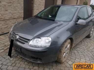 Купить Volkswagen Golf, 1.4, 2004 года с пробегом, цена 17785 руб., id 9720