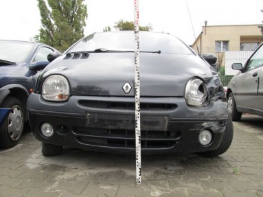 Купить Renault Twingo, 1.1, 2001 года с пробегом, цена 1592 руб., id 9750